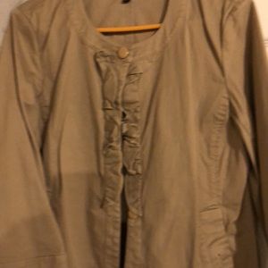 Button down Lightweight cotton jacket.